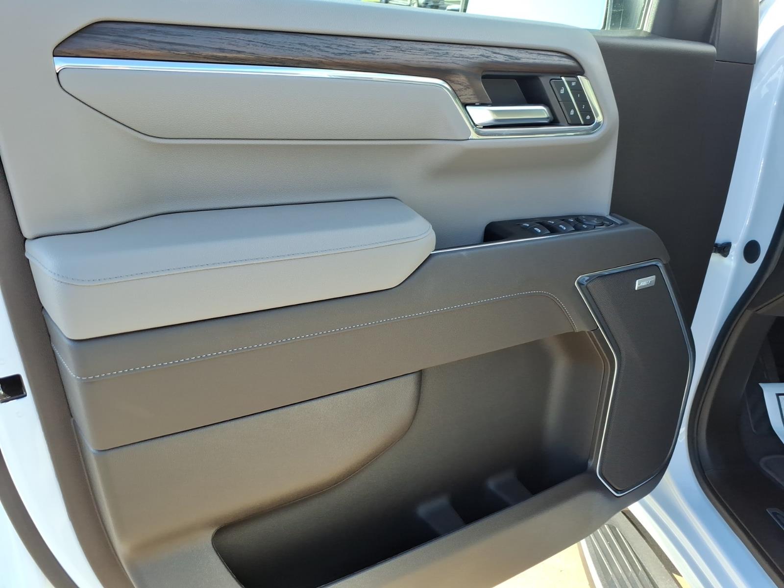 2026 GMC Sierra 1500 SLT - Photo 13