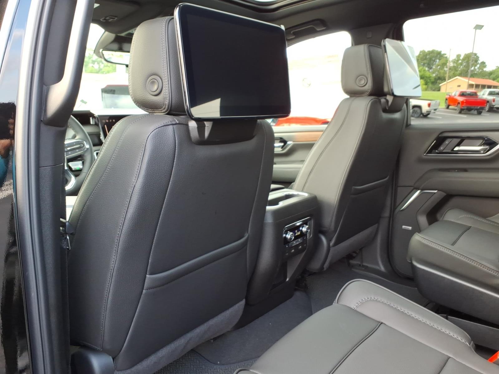2026 GMC Yukon Denali - Photo 11