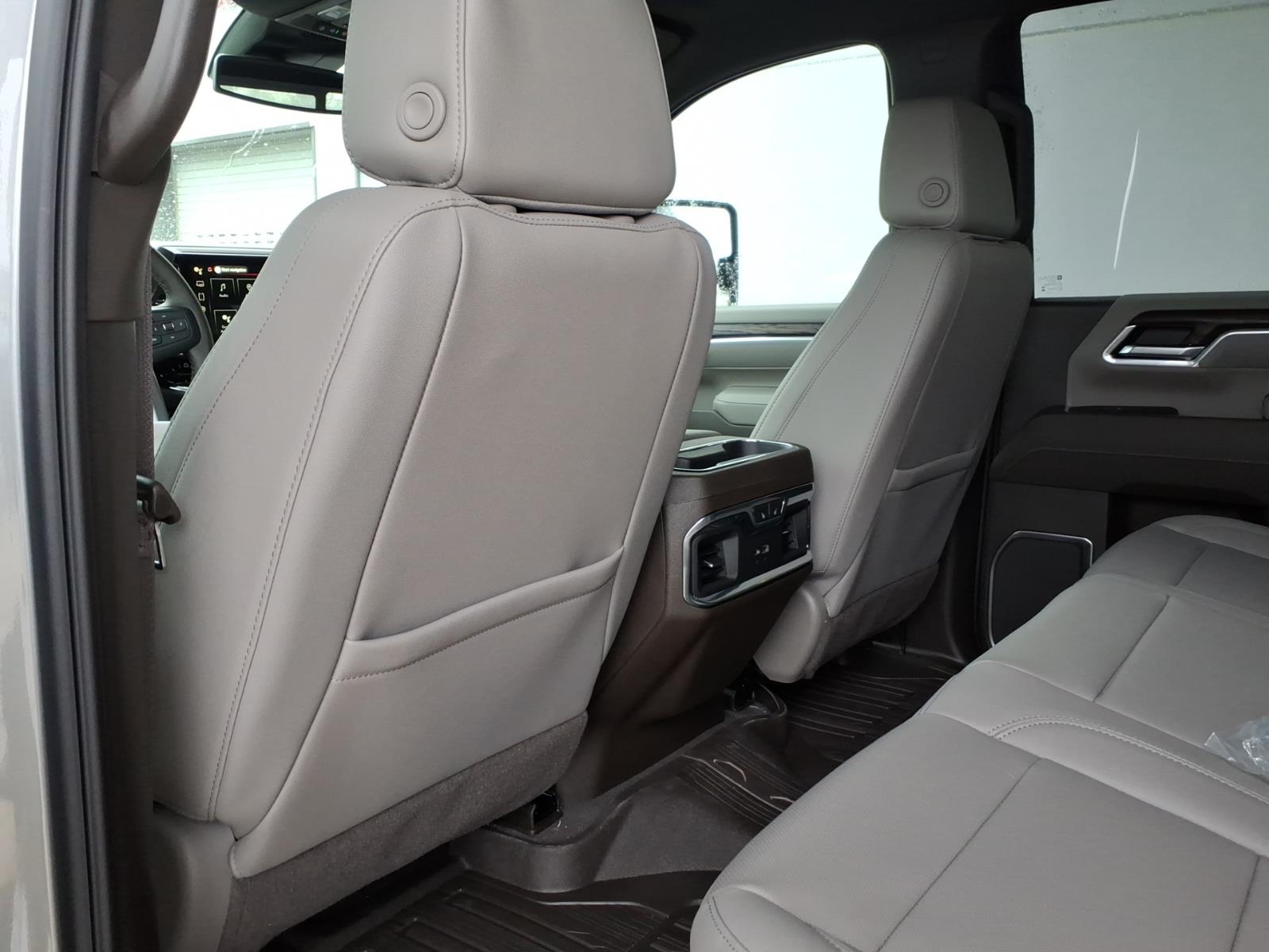 2026 GMC Sierra 2500HD SLT - Photo 10