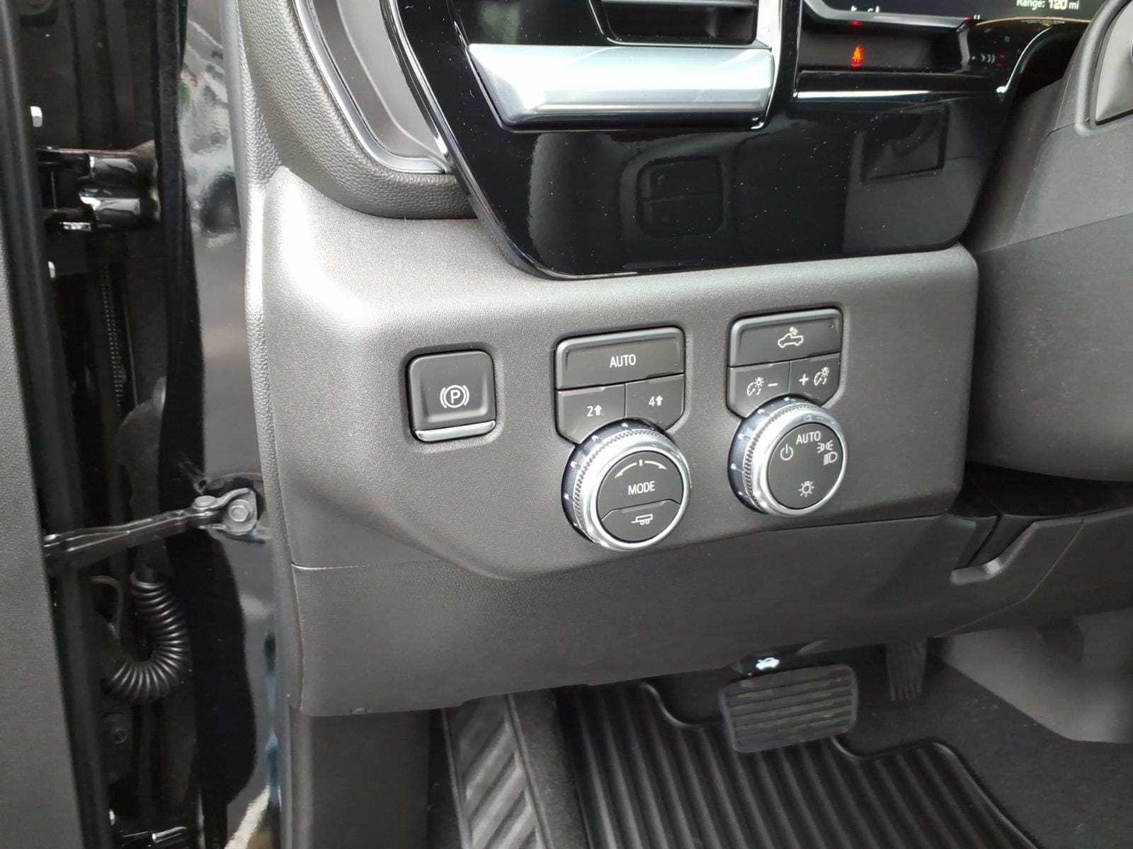 2026 GMC Sierra 1500 SLE - Photo 13