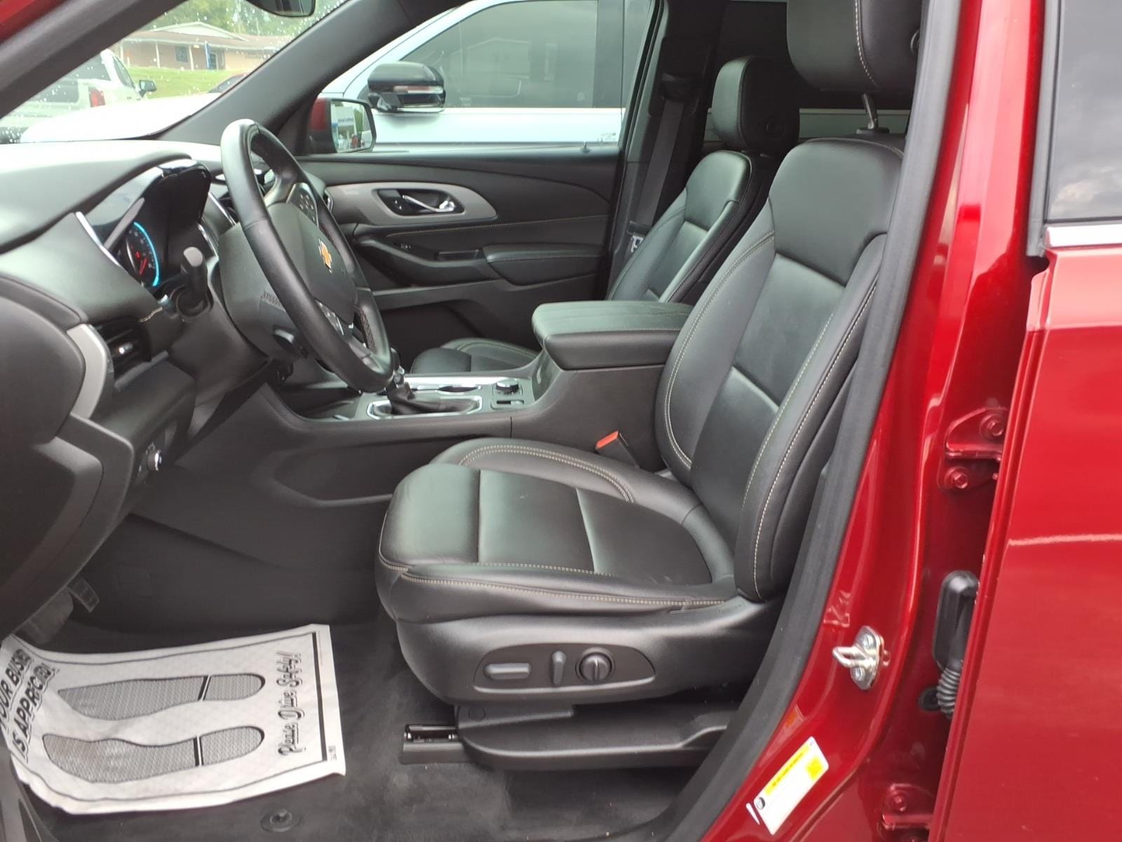 2023 Chevrolet Traverse 3LT - Photo 12