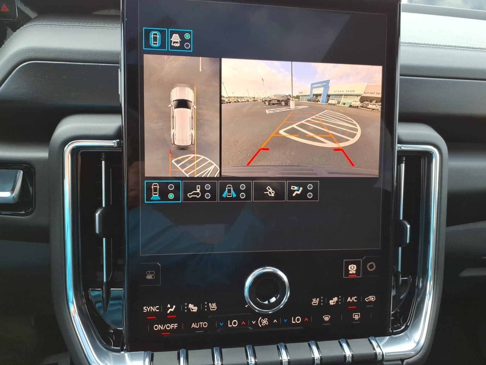2026 GMC Yukon Denali - Photo 21