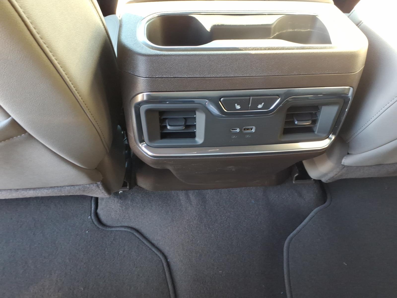 2026 GMC Sierra 1500 SLT - Photo 11