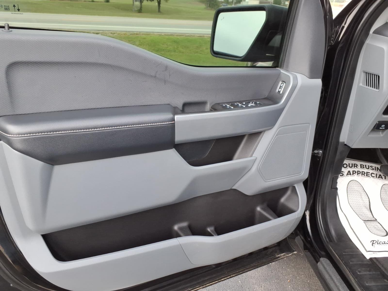 2023 Ford F-150 XL - Photo 9