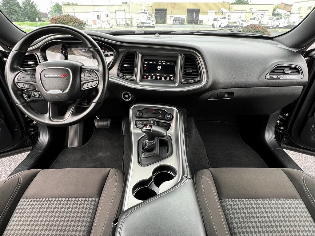 2020 Dodge Challenger SXT photo 3