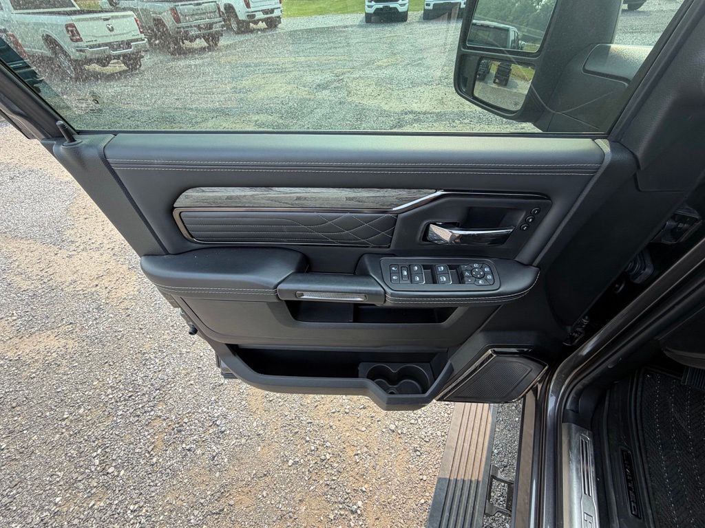 2025 RAM Ram 2500 Pickup Limited - Photo 6