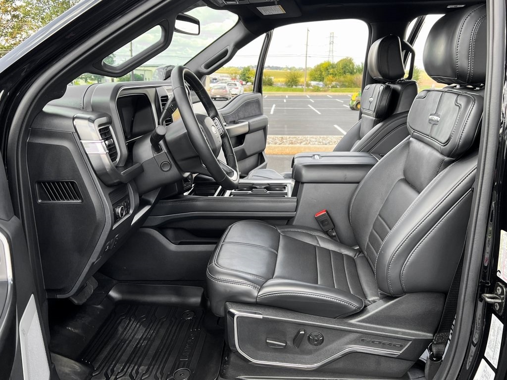 Used 2025 Ford F-250SD Platinum Truck