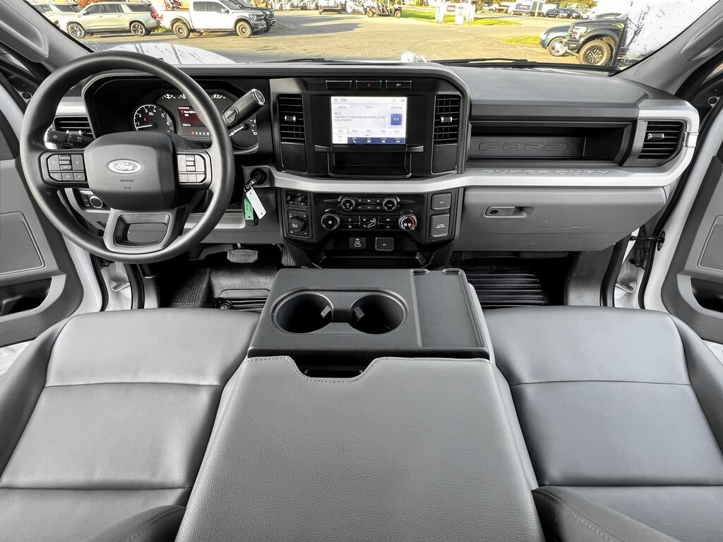 2023 Ford F-250 photo 3