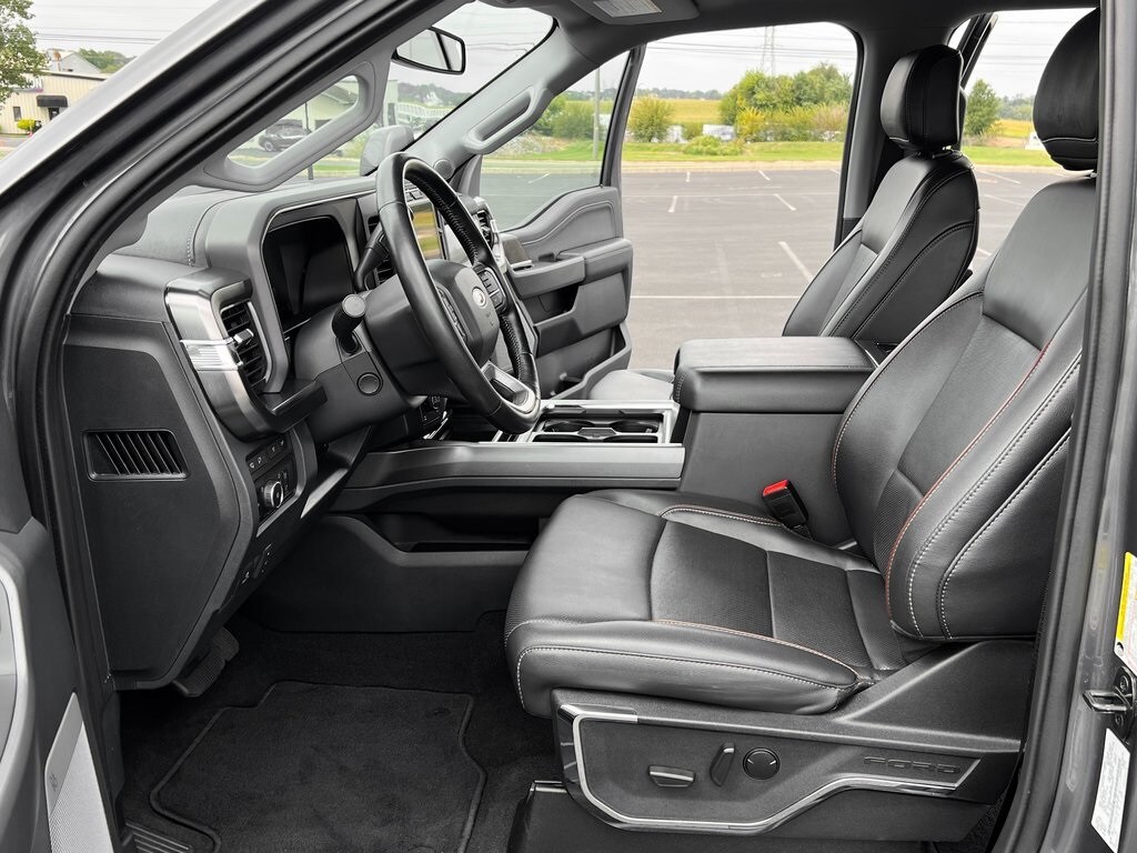 2023 Ford F-250 photo 2
