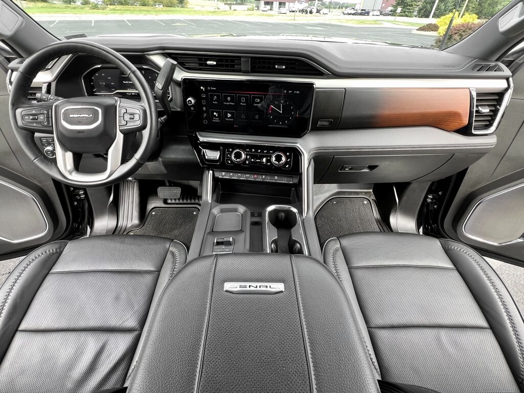 2024 Gmc Sierra HD Denali photo 3