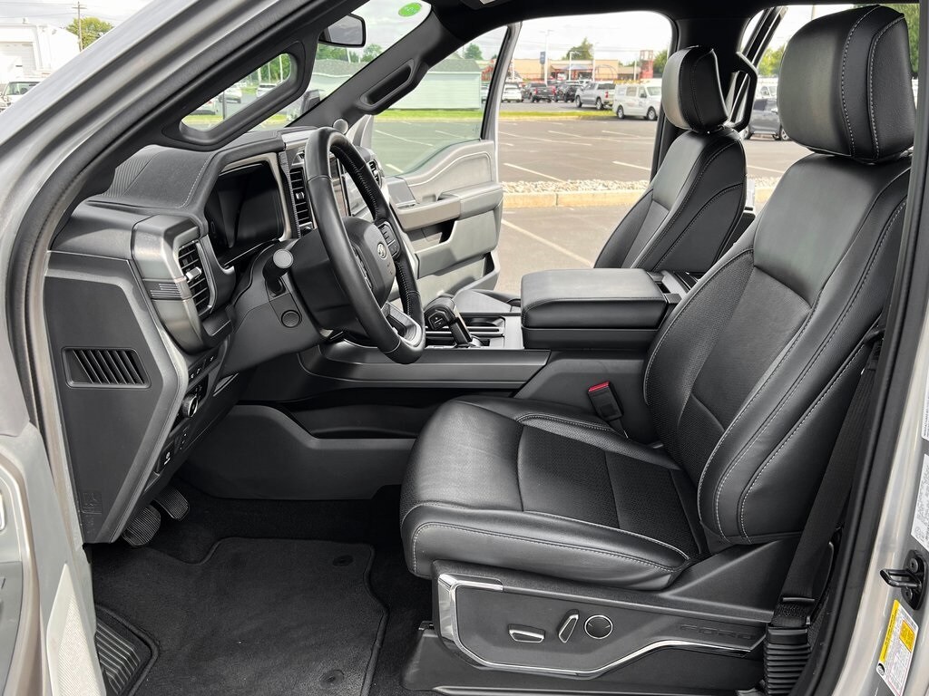 2024 Ford F-150 Lariat photo 2