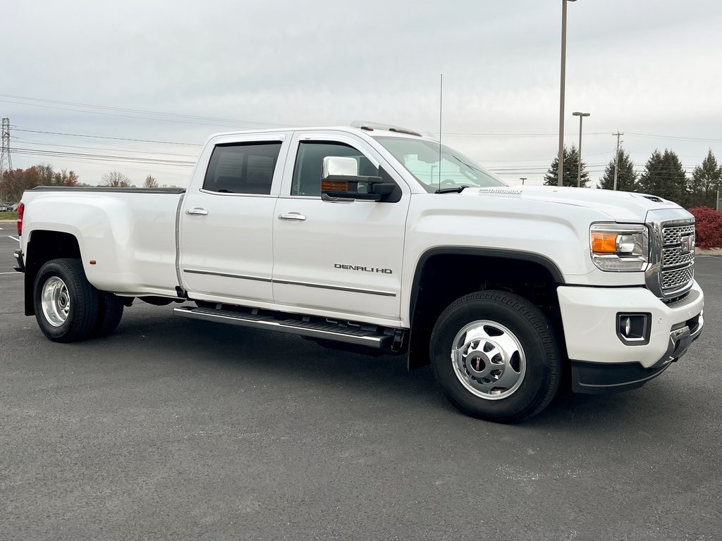 2019 GMC Sierra 3500HD Denali's photo
