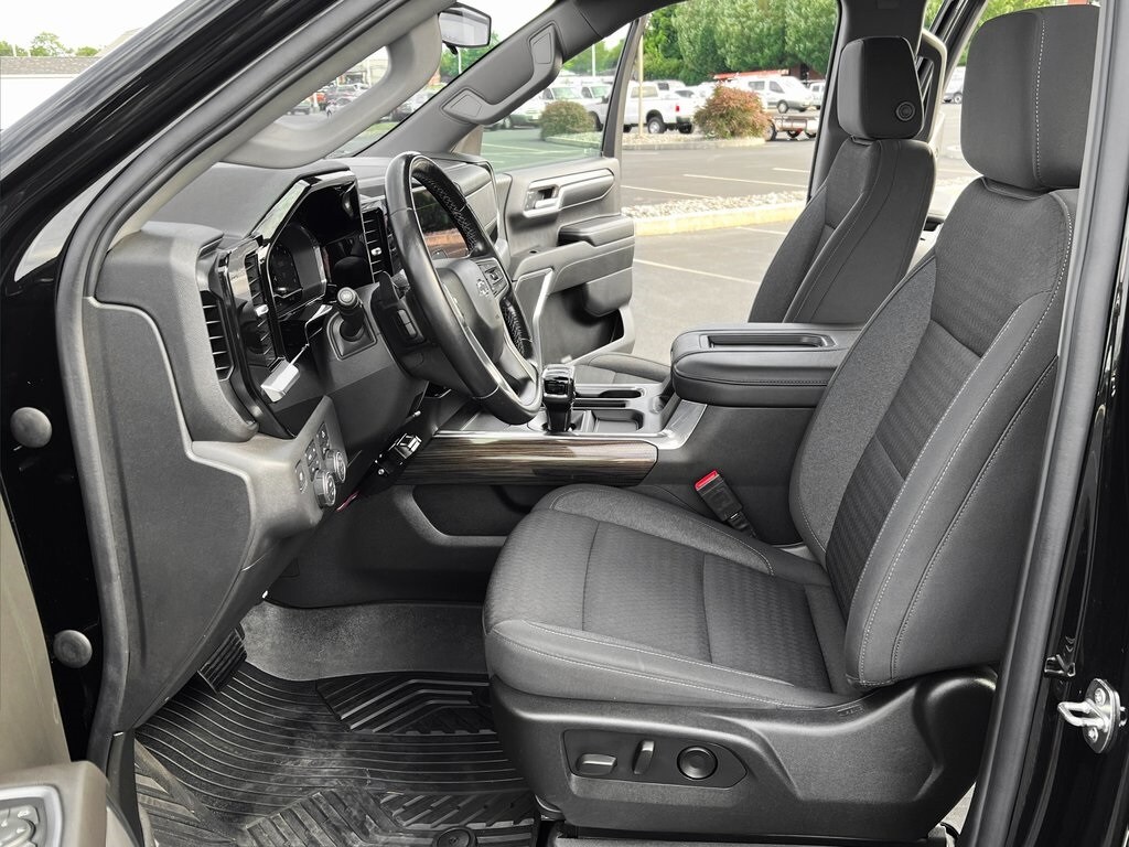 2022 Chevrolet Silverado 1500 LT Trail Boss photo 2