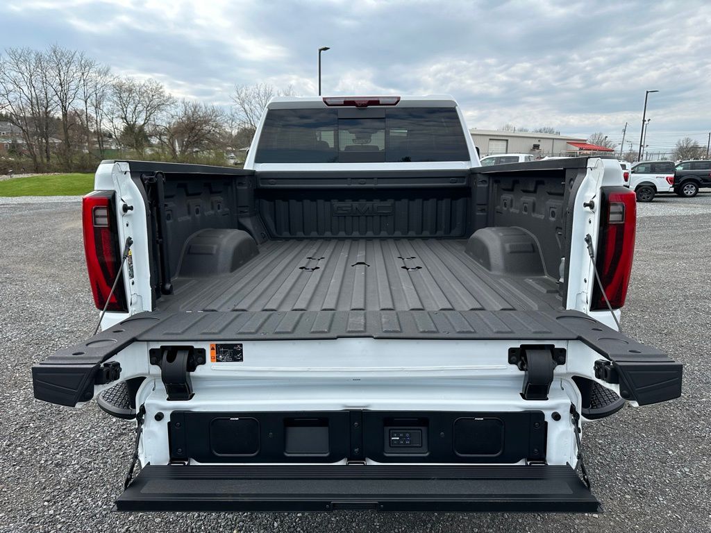 2025 GMC Sierra 3500HD Denali Ultimate - Photo 19