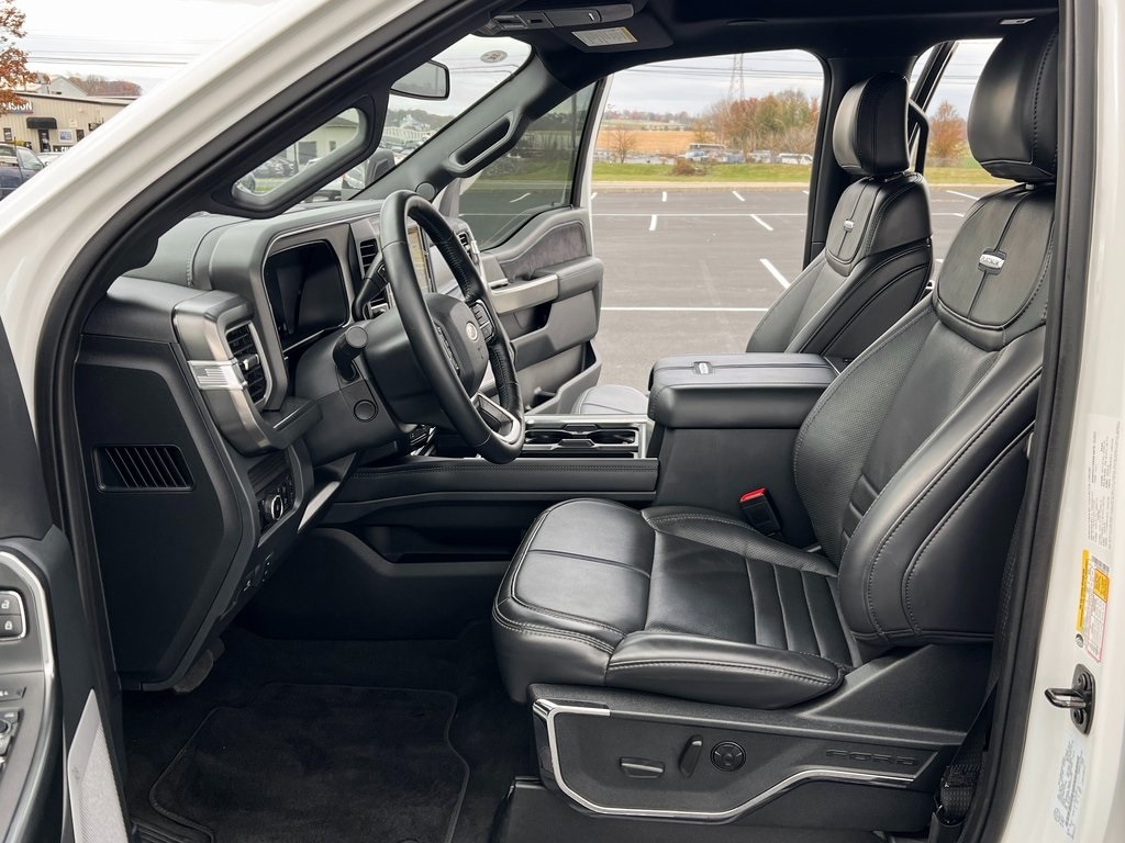 Used 2025 Ford F-250SD Platinum Truck