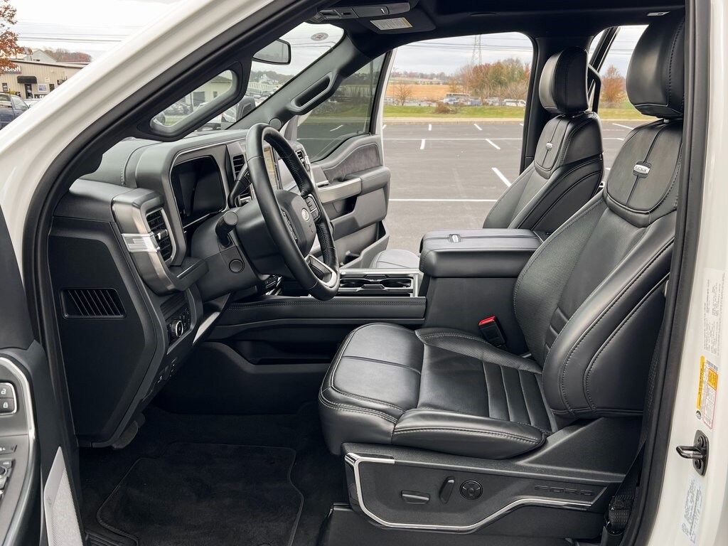 2025 Ford F-250 photo 2