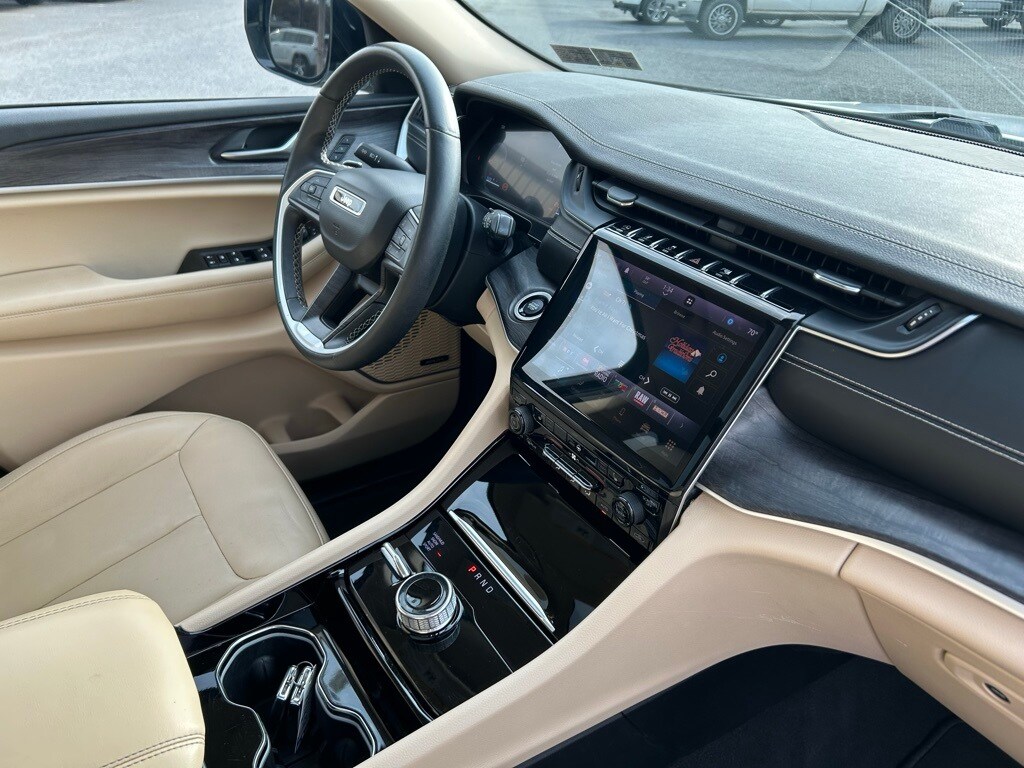 2021 Jeep Grand Cherokee Limited photo 2