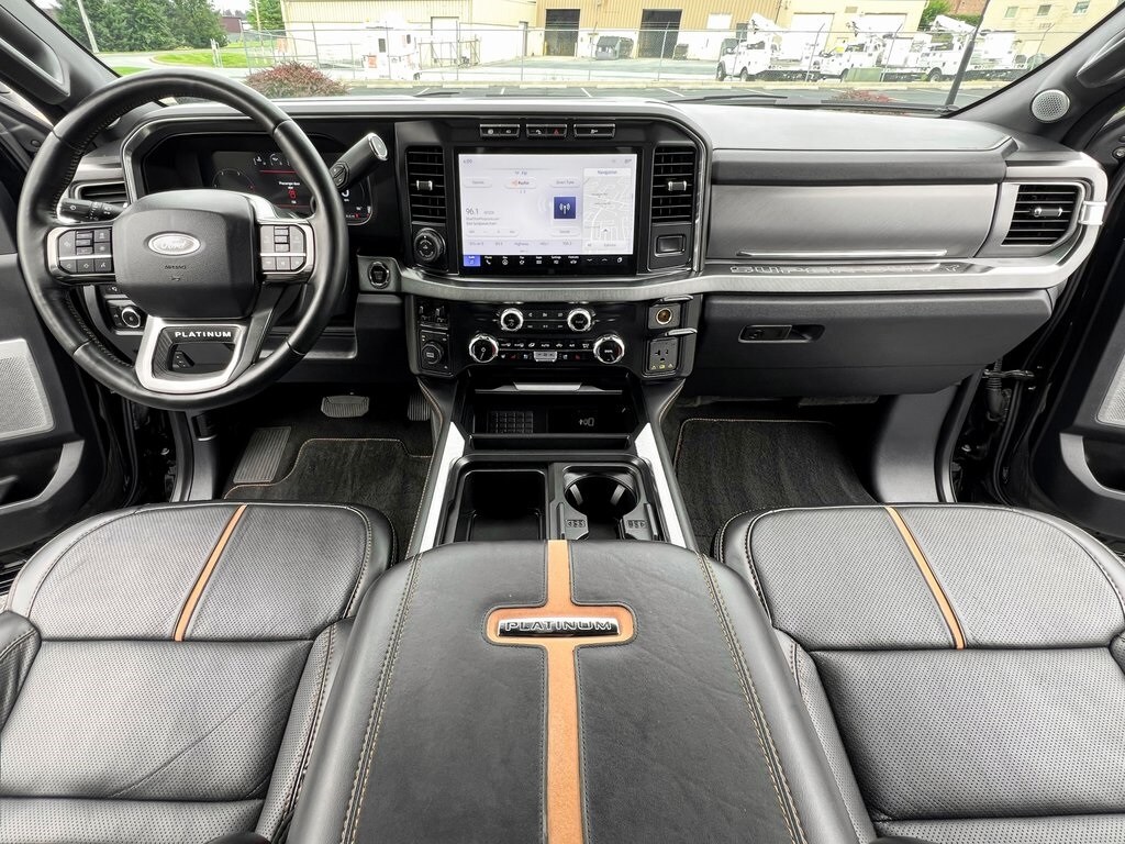 2024 Ford F-450 photo 3