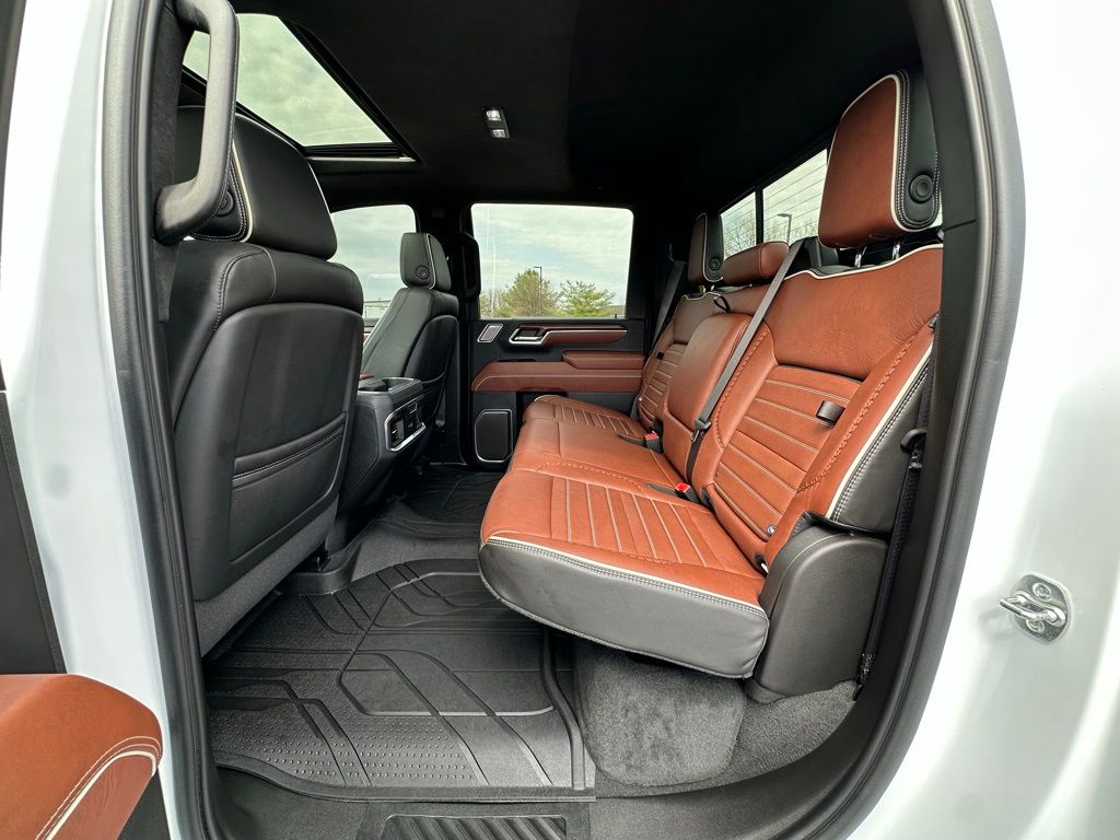 2025 GMC Sierra 3500HD Denali Ultimate - Photo 6