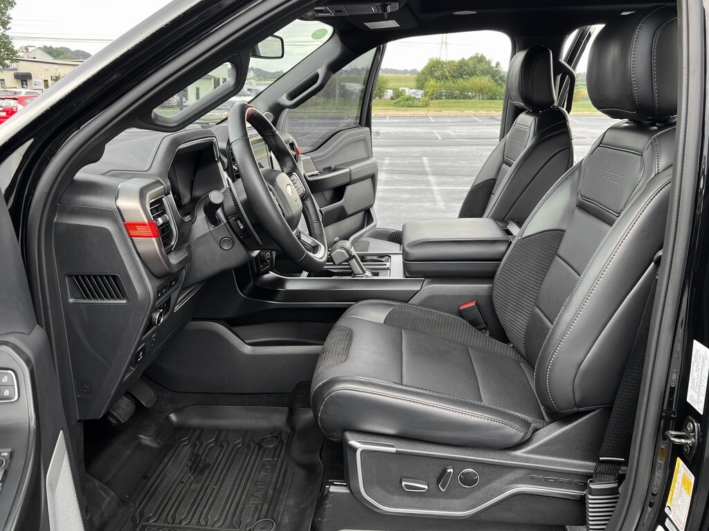 2023 Ford F-150 Raptor photo 2