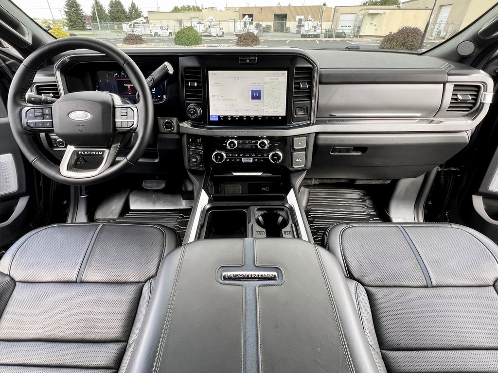 Used 2025 Ford F-250SD Platinum Truck