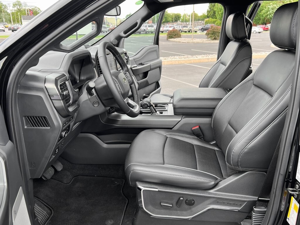 2024 Ford F-150 Lariat photo 2