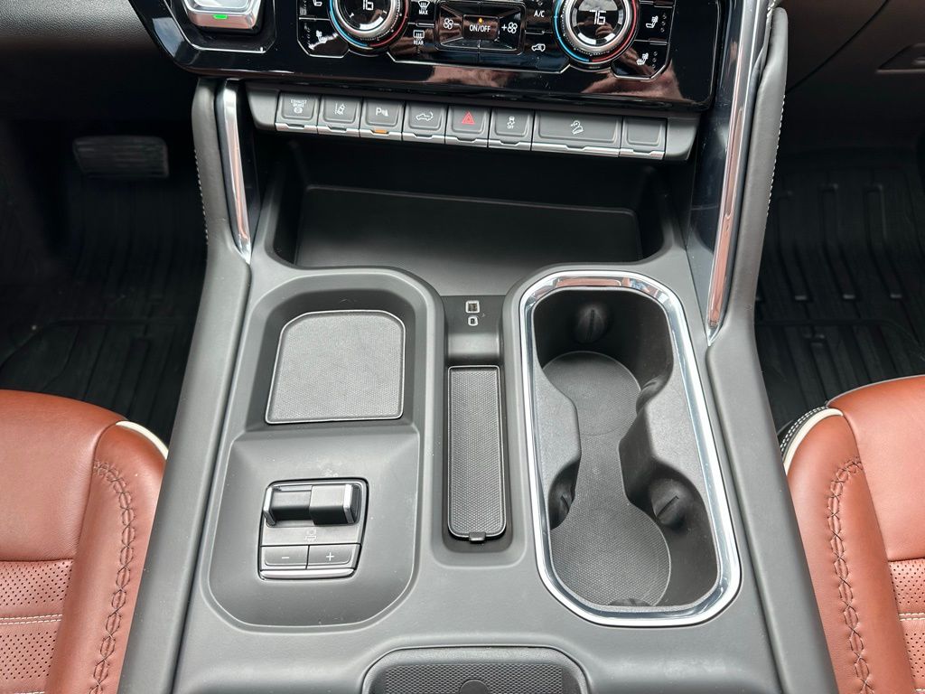 2025 GMC Sierra 3500HD Denali Ultimate - Photo 11