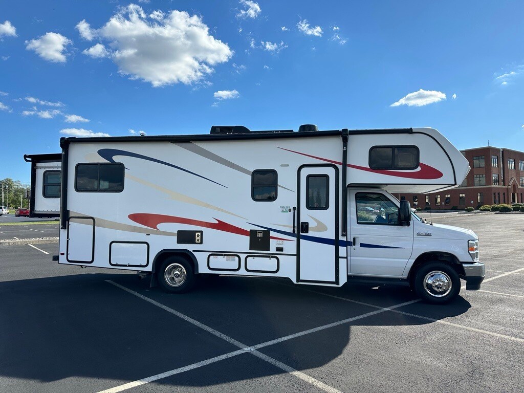 2022 Ford E-450 photo 4