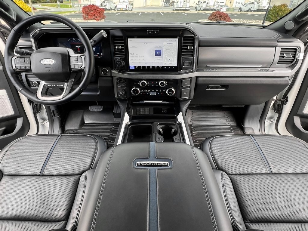 2025 Ford F-250 photo 3