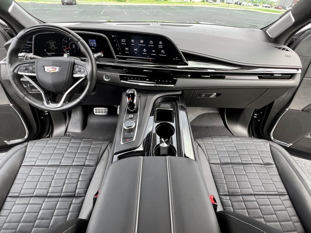 2023 Cadillac Escalade ESV V-Series photo 3