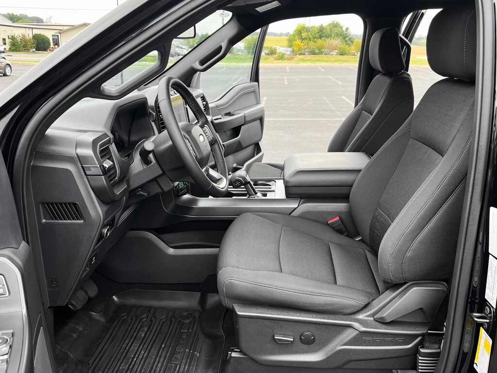 2024 Ford F-150 XLT photo 2