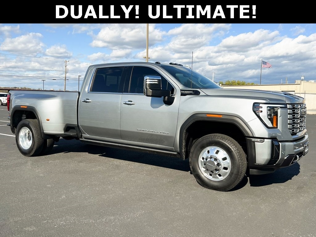 2024 GMC Sierra 3500HD Denali Ultimate's photo