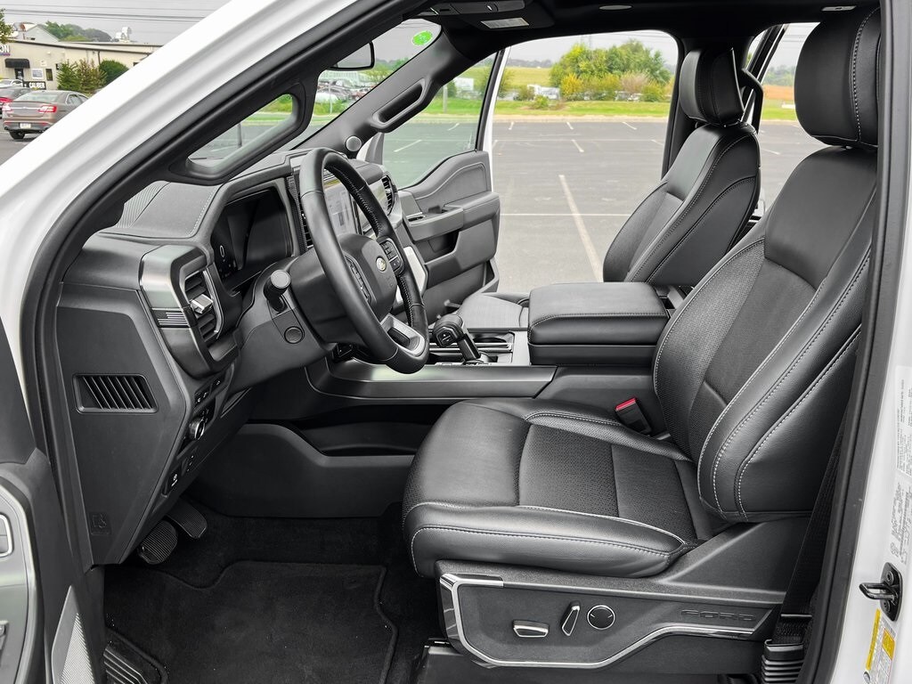 2024 Ford F-150 Lariat photo 2
