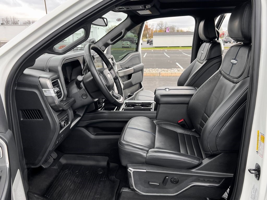 2025 Ford F-250 photo 2