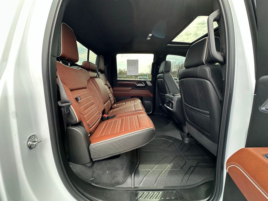 2025 GMC Sierra 3500HD Denali Ultimate - Photo 23