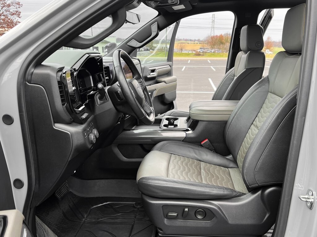 2024 Chevrolet Silverado 2500HD ZR2 photo 2