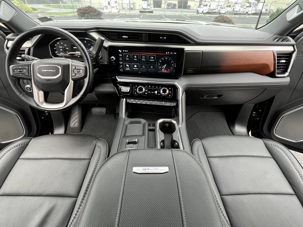 2024 Gmc Sierra HD Denali photo 2