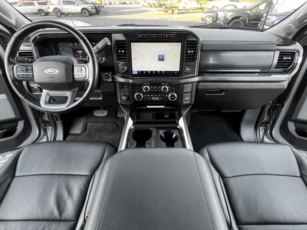 2023 Ford F-350 photo 3