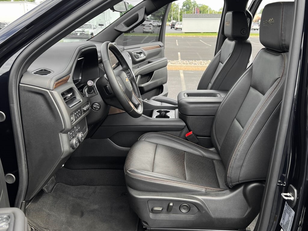 2023 Chevrolet Tahoe High Country photo 2