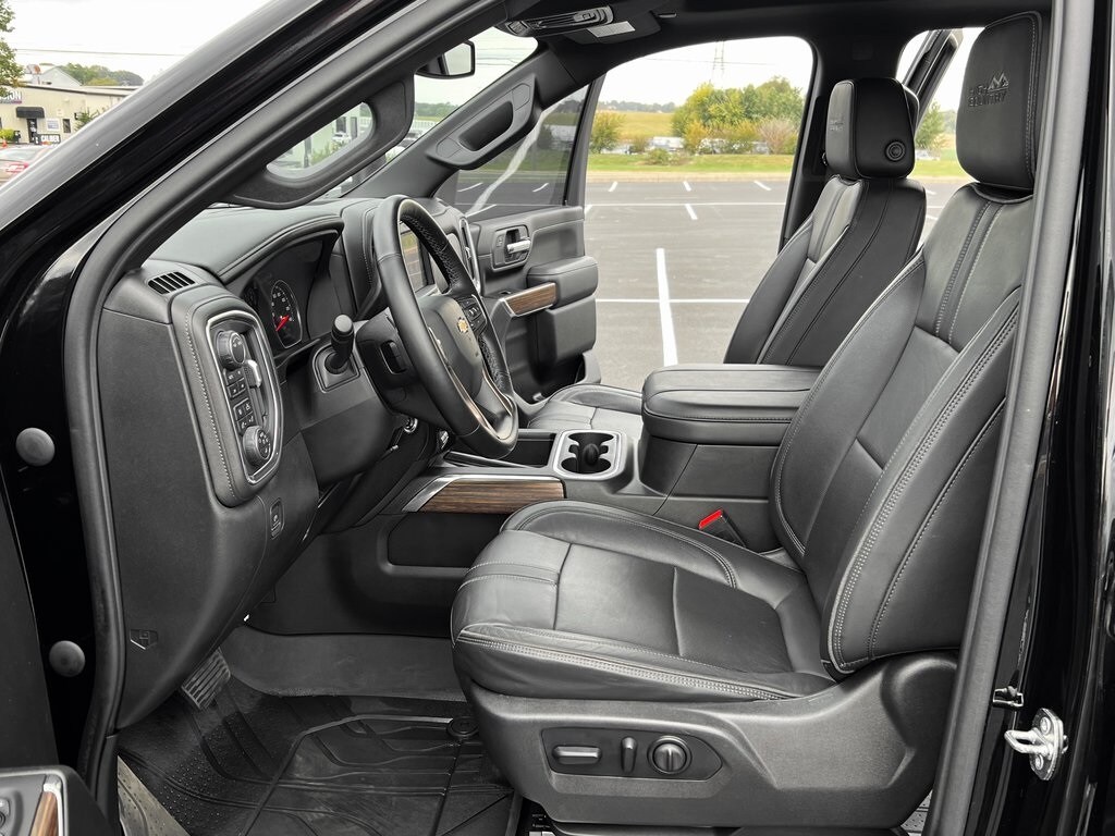 2023 Chevrolet Silverado 2500HD High Country photo 2