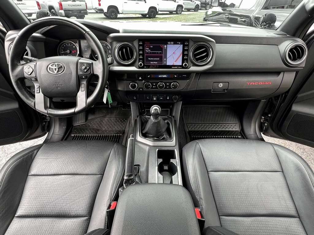 2022 Toyota Tacoma TRD Off-Road photo 3
