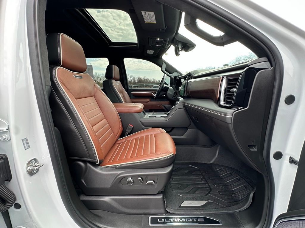 2025 GMC Sierra 3500HD Denali Ultimate - Photo 24