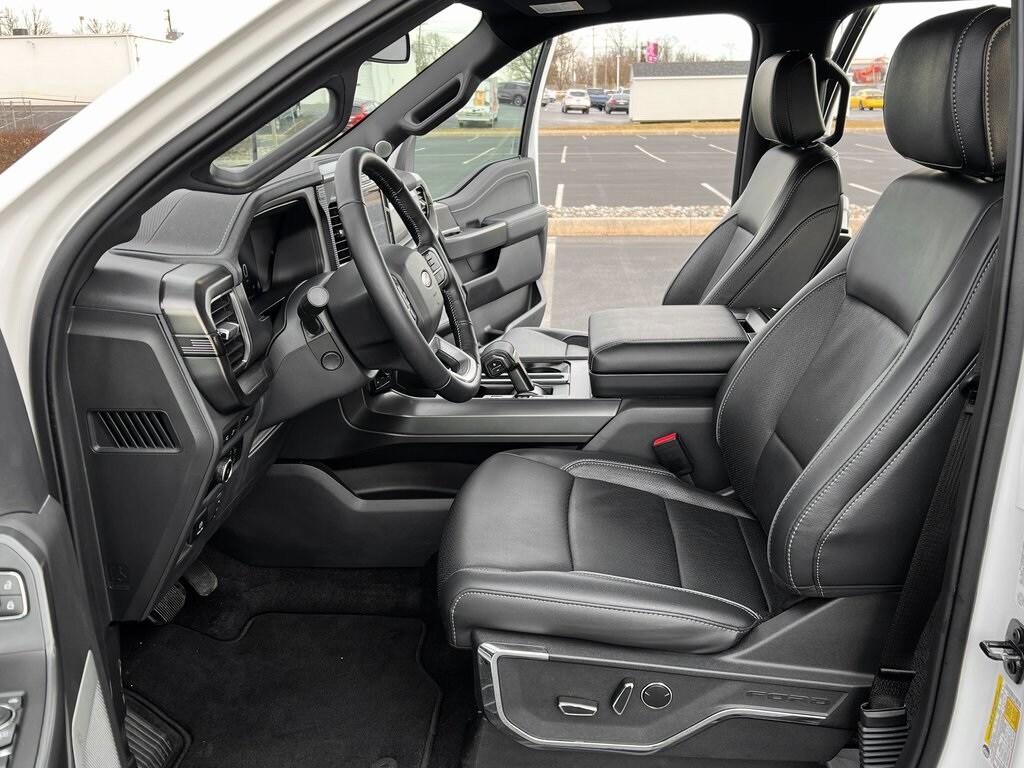 2024 Ford F-150 Lariat photo 2