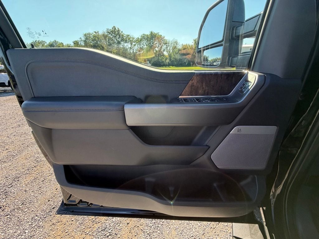 2025 Ford F-350 Super Duty Lariat - Photo 6