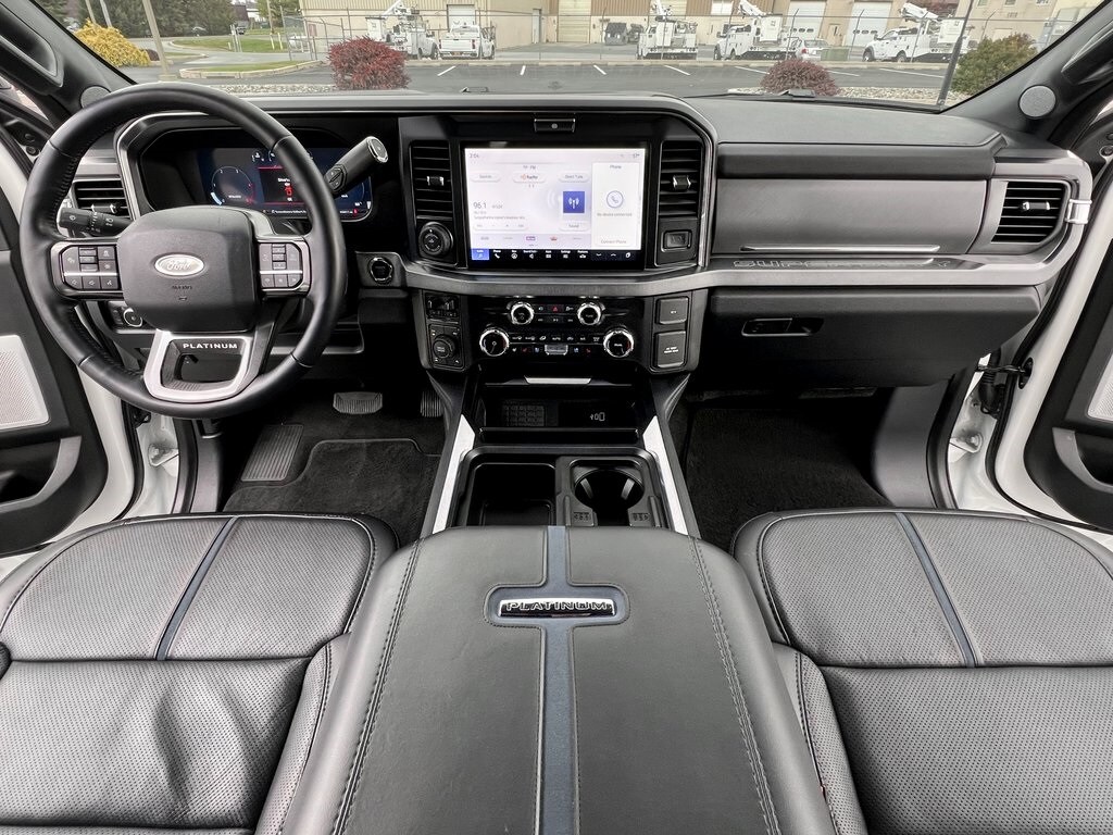 2025 Ford F-250 photo 3