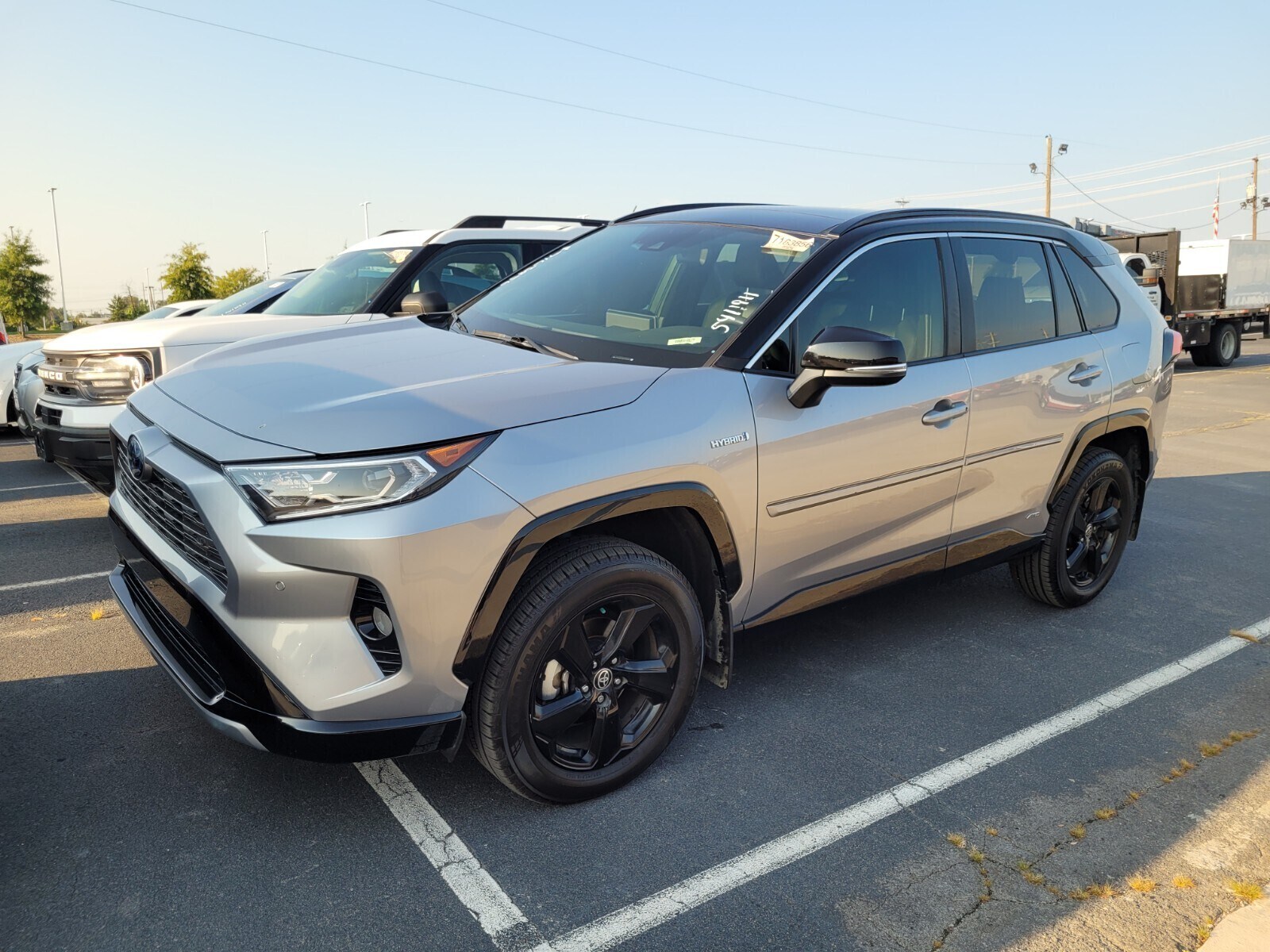 2021 Toyota RAV4 Hybrid XSE photo 2