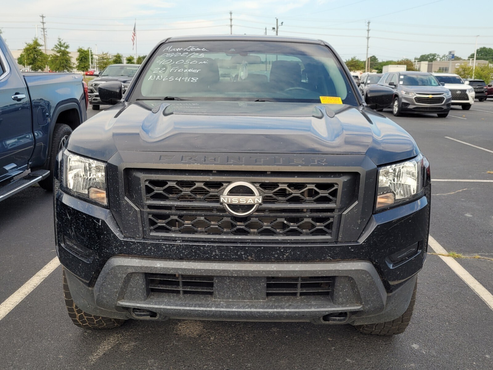 2022 Nissan Frontier S photo 2