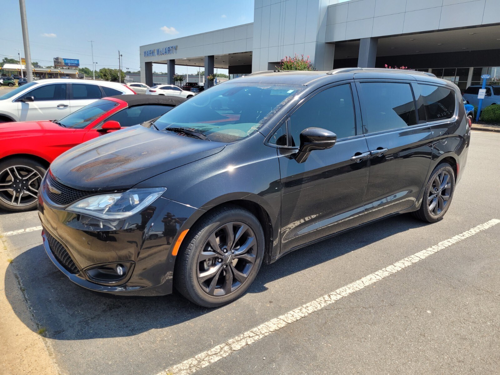 2019 Chrysler Pacifica Limited photo 3