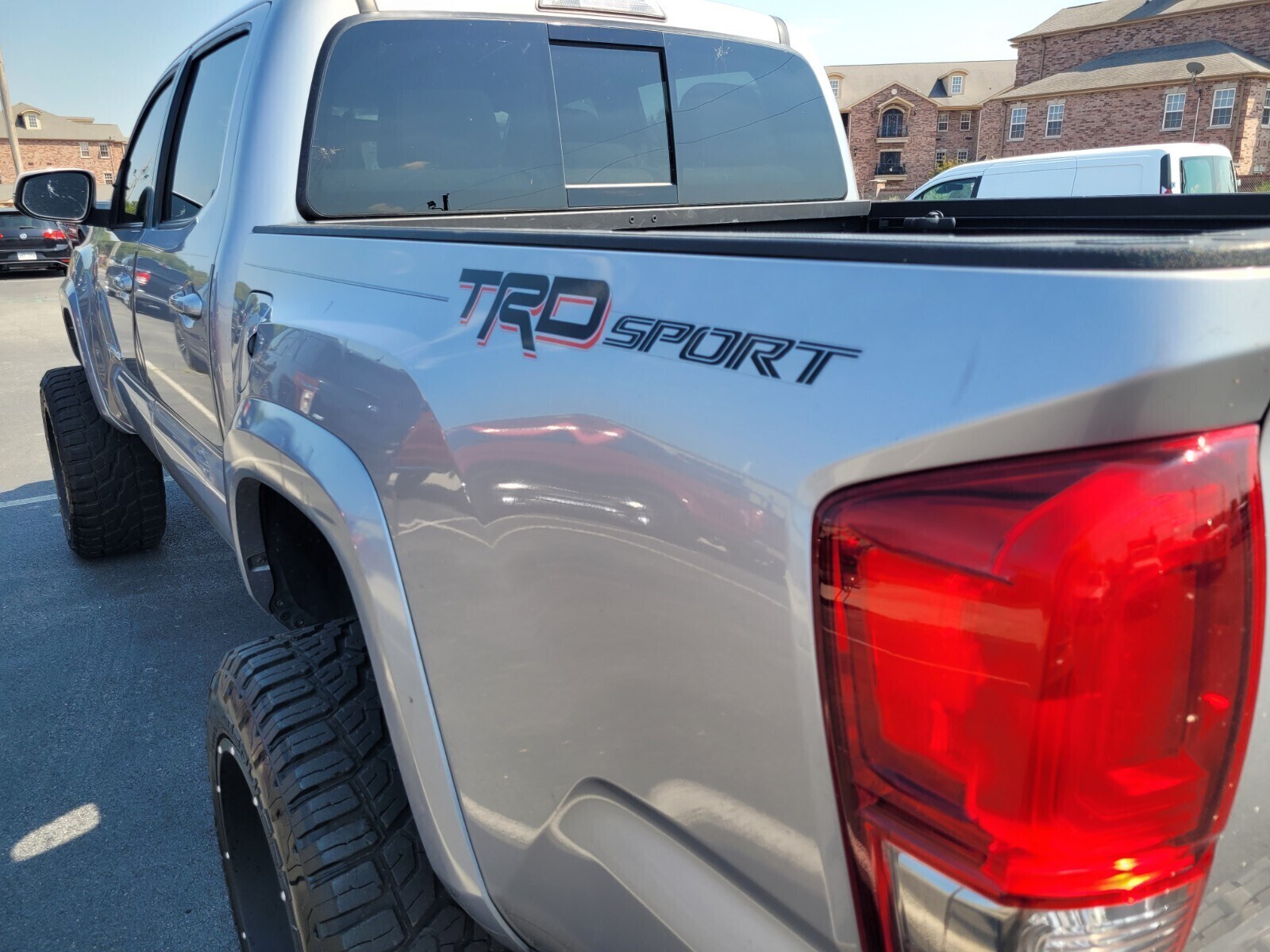 2017 Toyota Tacoma TRD Sport photo 4