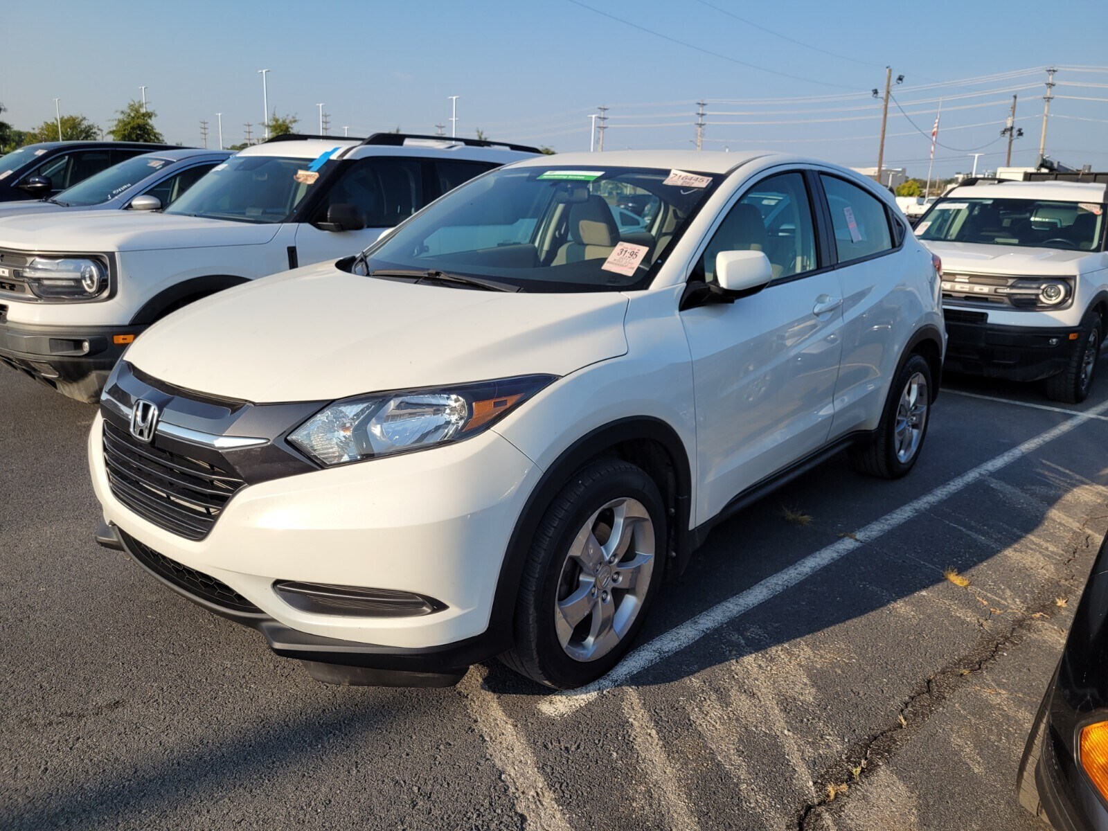 2017 Honda HR-V LX photo 2